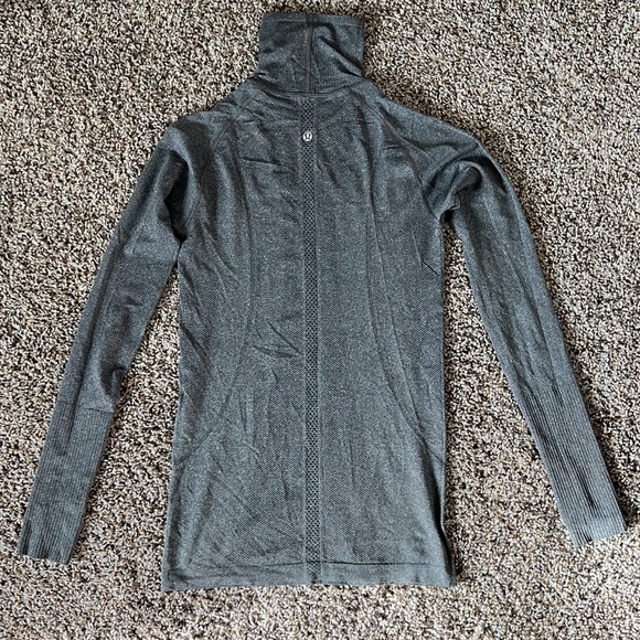 Lululemon turtle neck long sleeve - Picture 2 of 3